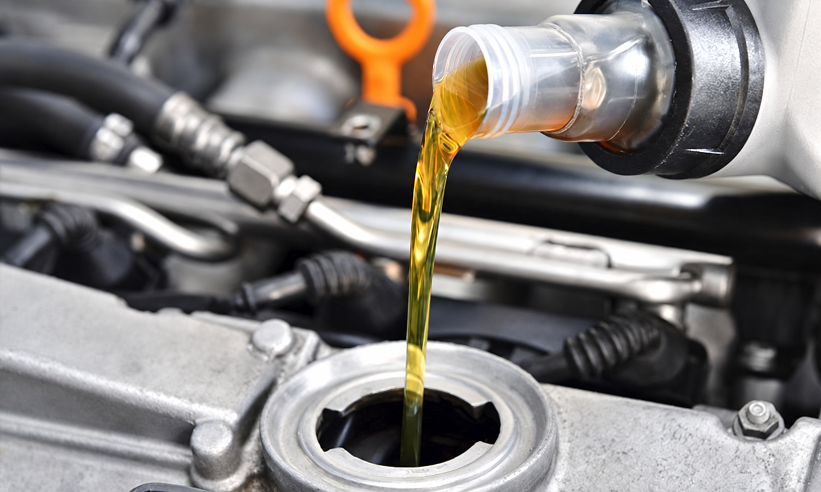Carga de aceite en un motor